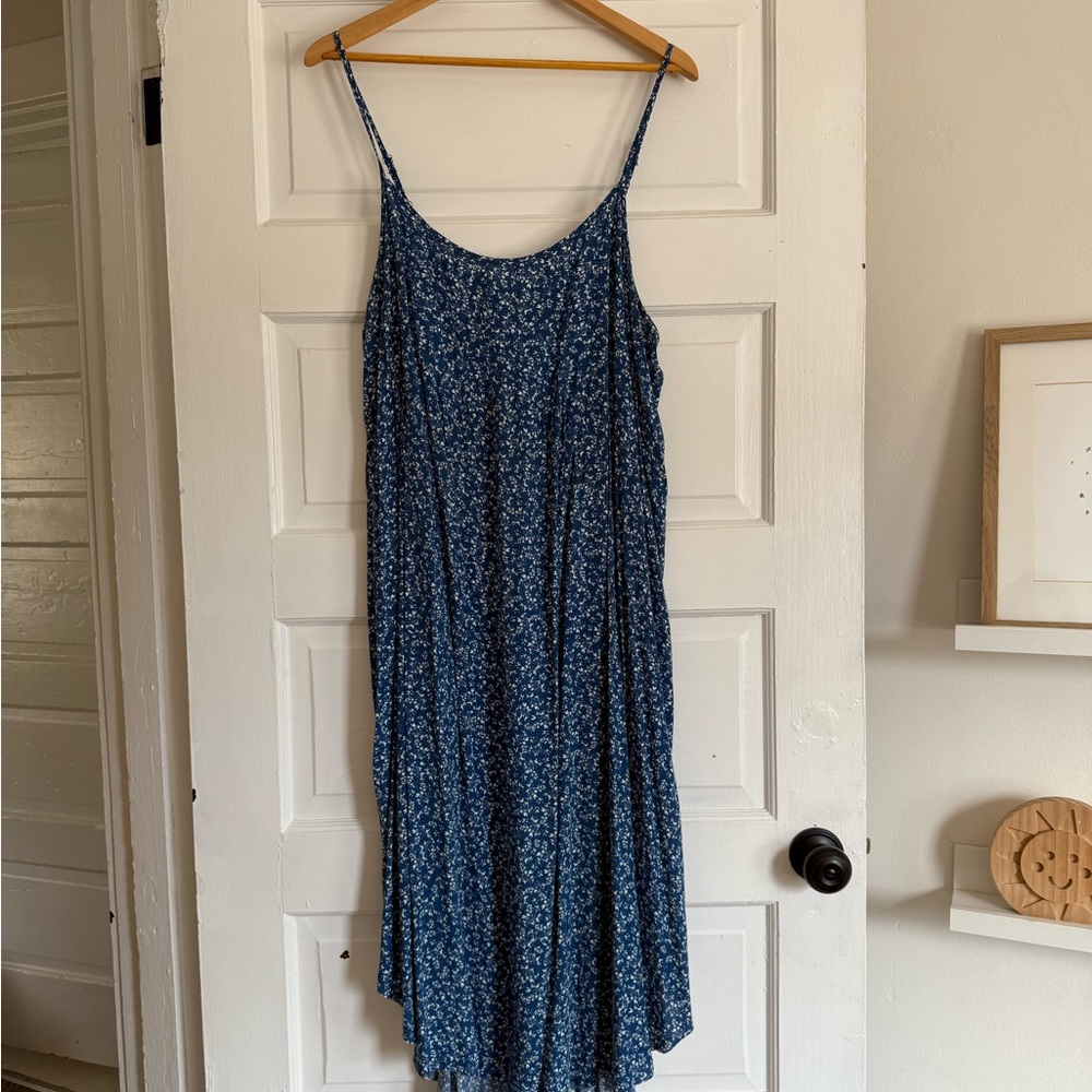 Universal Thread Navy Floral Midi Dress